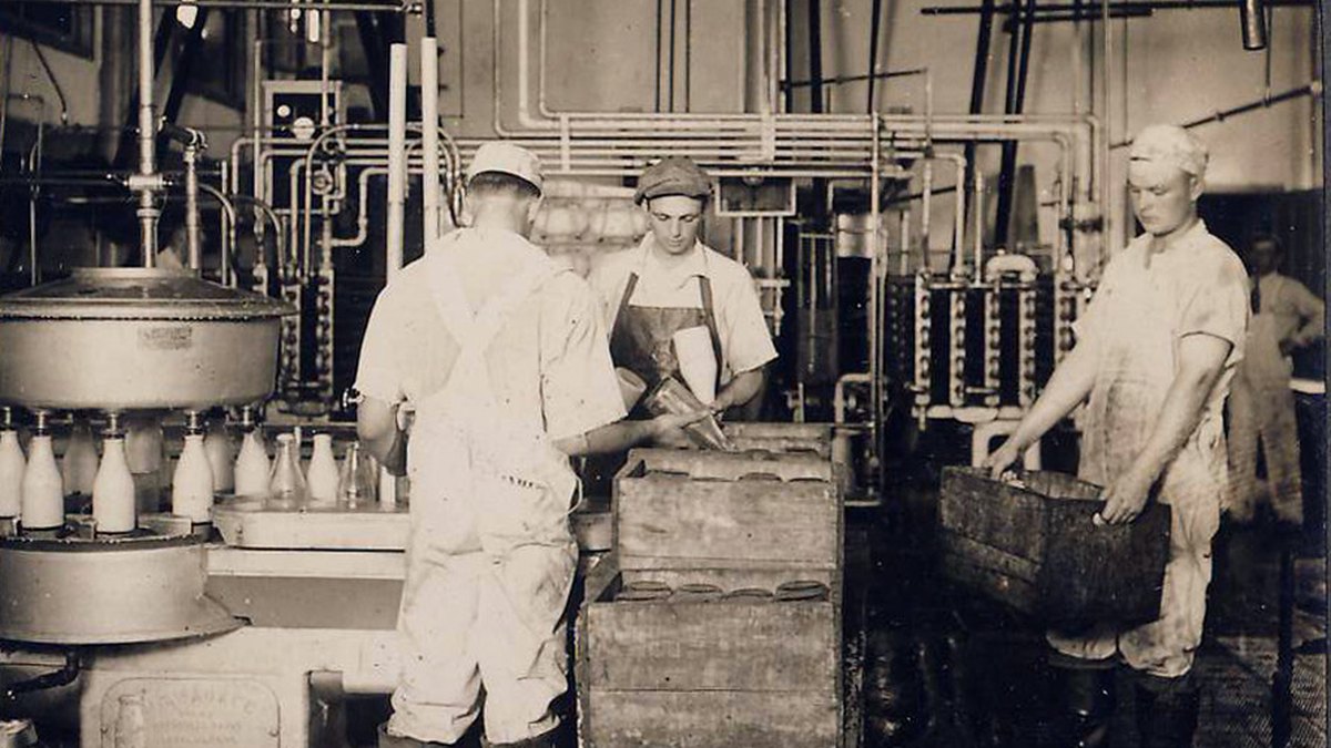 A historical automated filling-and-capping line — the heritage of automated laboratory machines behind lyophilisation automation; a Lyobots feature by Panacea Bio Chem and Bogdan Dicoias